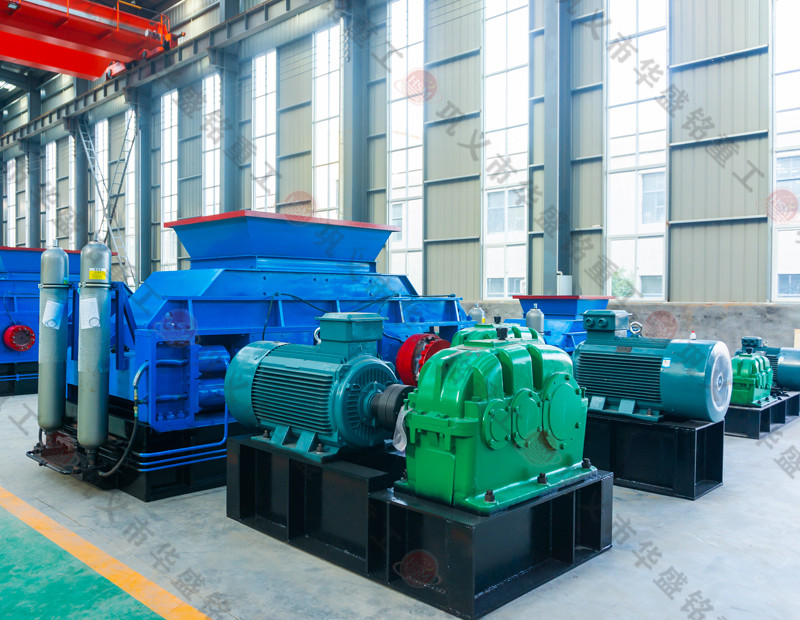 時產100噸米石對輥制砂機哪個廠家好用？多少錢一臺？